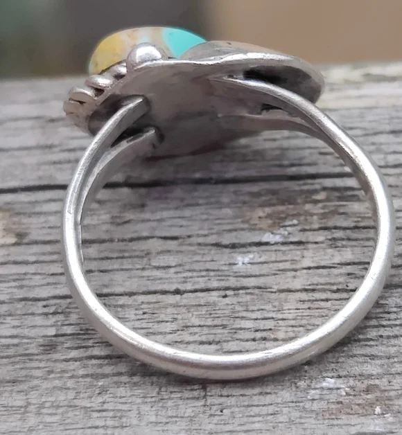 Antique Sterling Navajo Turquoise Ring - Picture 3 of 4